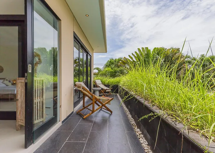 Beautiful Huge 4 Bedrooms In Villa Canggu