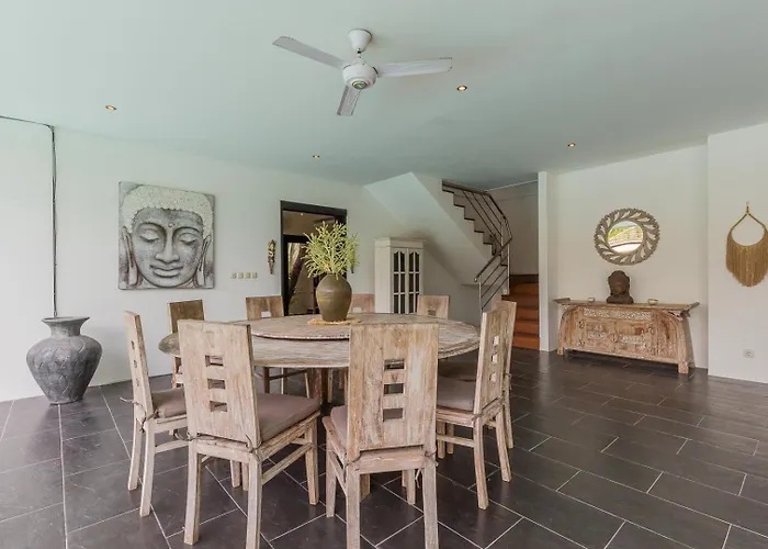 Beautiful Huge 4 Bedrooms In Canggu