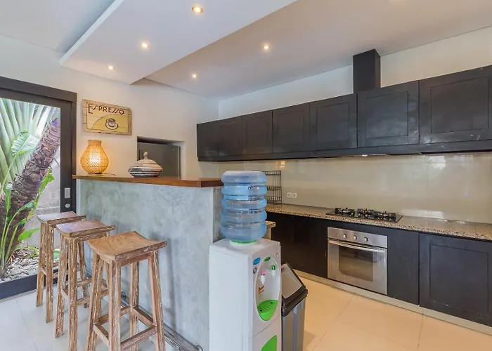 Beautiful Huge 4 Bedrooms In Villa *